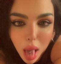 Razan 19 cm - Transsexual escort in Beirut