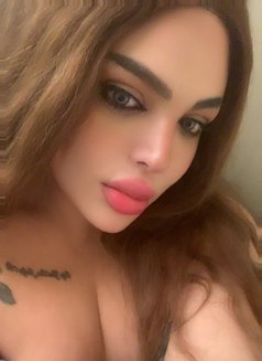 Razan 19 cm - Transsexual escort in Beirut Photo 21 of 25