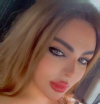 Razan 19 cm - Transsexual escort in Beirut