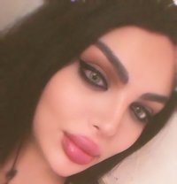 Razan 19 cm - Transsexual escort in Beirut