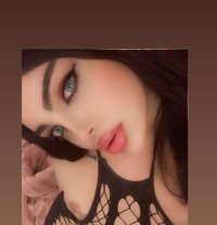 Razan milk - Transsexual escort in Beirut