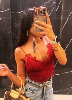 RAZAN - Transsexual escort in Amman Photo 13 of 17