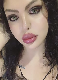 Razan - Transsexual escort in Beirut Photo 9 of 9