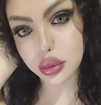 Razan - Transsexual escort in Beirut Photo 1 of 7