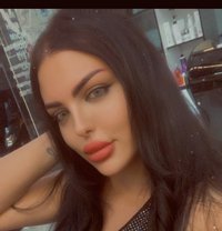 Razan - Transsexual escort in Beirut Photo 9 of 11