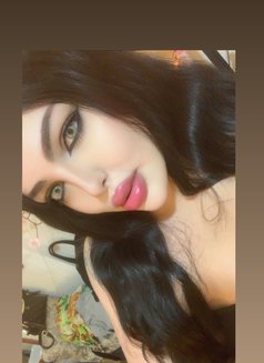 Razan 20cm - Transsexual escort in Beirut Photo 2 of 23