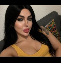 Razan milk 18 - Transsexual escort in Beirut