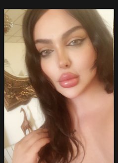 Razan milk 19 cm - Transsexual escort in Beirut Photo 27 of 29