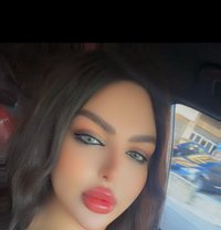 Razan milk - Transsexual escort in Beirut