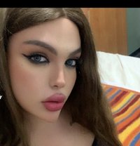 Razan milk 18 - Transsexual escort in Beirut Photo 22 of 27