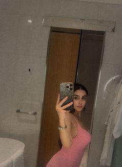 Razan - puta in Dubai Photo 6 of 10