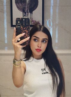 Razan - puta in Dubai Photo 7 of 10