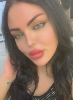 Razan vip - Transsexual escort in Beirut Photo 20 of 22