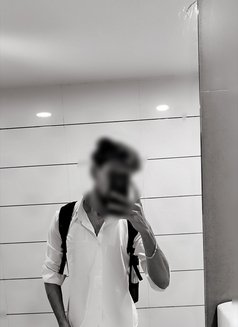 Raze - Individual male escort, privacy - masseur in Pune Photo 2 of 3