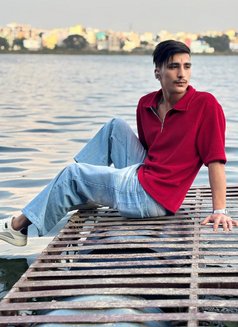 Razz - Male escort in Bangalore Photo 3 of 4