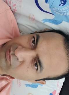 Razz - Male escort in Dubai Photo 1 of 3