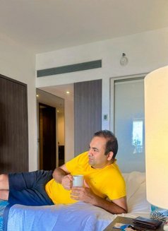 Razz - Male escort in Dubai Photo 3 of 8