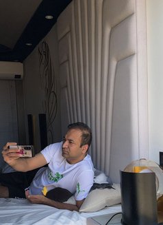 Razz - Male escort in Dubai Photo 4 of 8