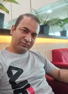 Razz - Male escort in Dubai Photo 5 of 8