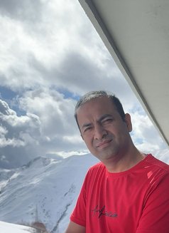 Razz - Male escort in Dubai Photo 6 of 8