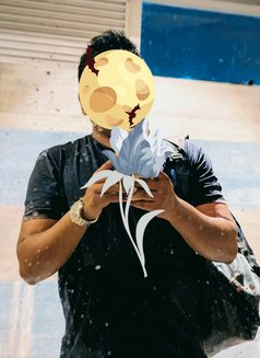 RB - For professional service - Acompañantes masculino in Colombo Photo 7 of 7