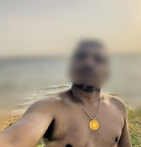 RB - I love what I do - Male escort in Colombo Photo 4 of 5