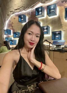 Rea (party girl/gfe) - puta in Hong Kong Photo 10 of 10