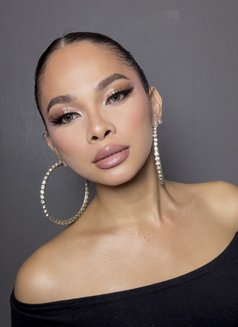 Rea Mendoza - Acompañante transexual in Manila Photo 1 of 13