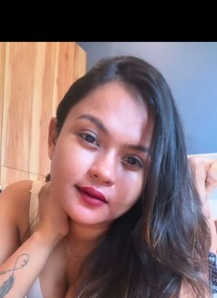 Real and cam meet independent - puta in Kolkata Photo 3 of 3