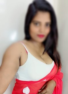 real and cam service - escort in Mumbai Photo 1 of 5