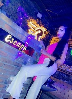 American Trans with a big Dick in Taksim - Transsexual escort in İstanbul Photo 5 of 18