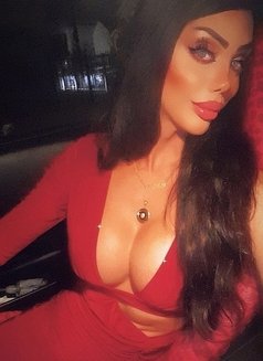 American Trans with a big Dick - Transsexual escort in İstanbul Photo 12 of 16
