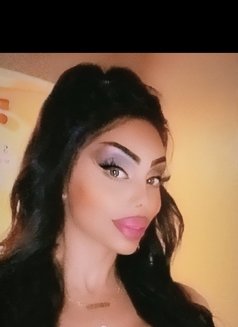 ACTIVE Big Dick In USA now - Acompañantes transexual in Dubai Photo 3 of 15