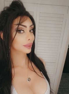 ACTIVE Big Dick In USA now - Transsexual escort in Dubai Photo 8 of 15