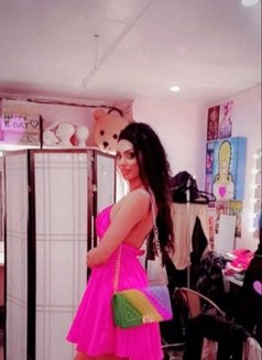 Real trans with a big Dick in USA - Transsexual escort in Dubai Photo 15 of 15