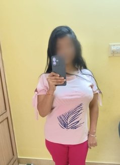 Real Housewife Available for Sex Cash Pa - Acompañantes transexual in Bangalore Photo 1 of 4