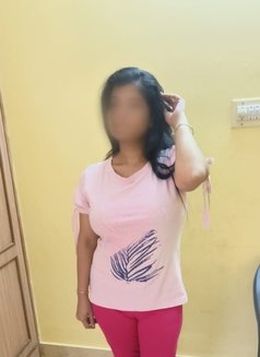 Real Housewife Available for Sex Cash Pa - Acompañantes transexual in Bangalore Photo 3 of 4