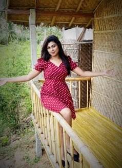 Indian Call Girl Hotels Outcall Service - puta in Bangalore Photo 1 of 1