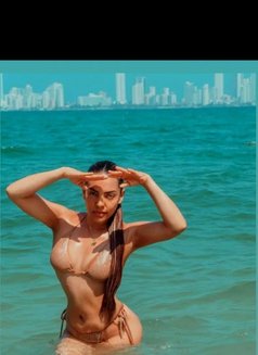 Amazing latina - escort in Abu Dhabi Photo 1 of 5