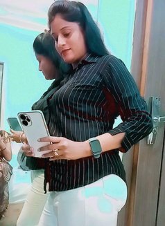 Real Meeet Service in Mumbai - puta in Mumbai Photo 1 of 1