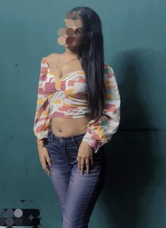 real meet and cam - escort in Mumbai Photo 2 of 6