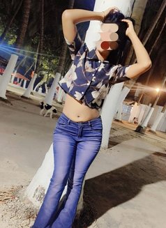 real meet and cam - escort in Mumbai Photo 4 of 6