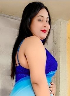 real meet and cam - escort in Mumbai Photo 10 of 11