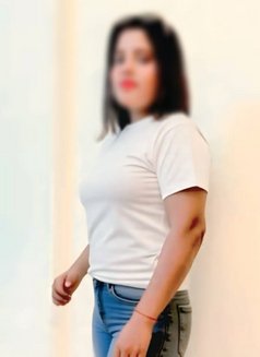 real meet and cam - escort in Mumbai Photo 2 of 17