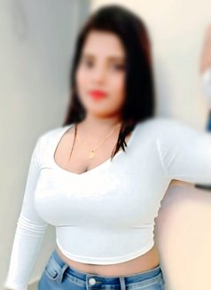 real meet and cam - escort in Mumbai Photo 4 of 17