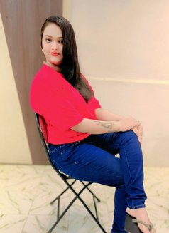 real meet and cam - escort in Mumbai Photo 1 of 5