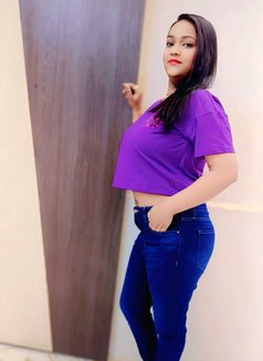 real meet and cam - escort in Mumbai Photo 5 of 5