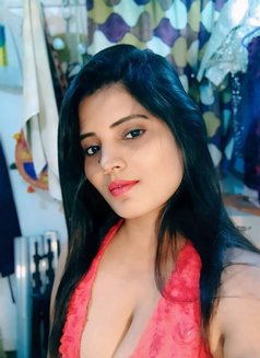 real meet and cam - puta in Mumbai Photo 2 of 8