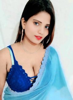 real meet and cam - puta in Mumbai Photo 4 of 8