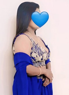 real meet and cam - escort in Mumbai Photo 6 of 15
